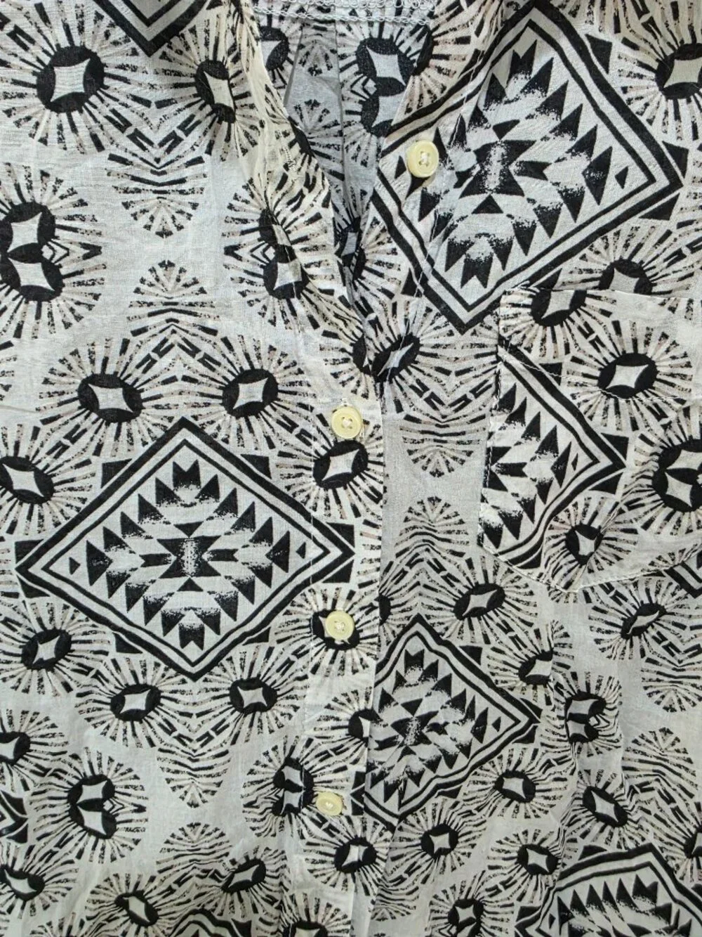 Geometric Print Blouse – Women’s‎ Medium Black White Tan Button Front - Picture 2 of 8